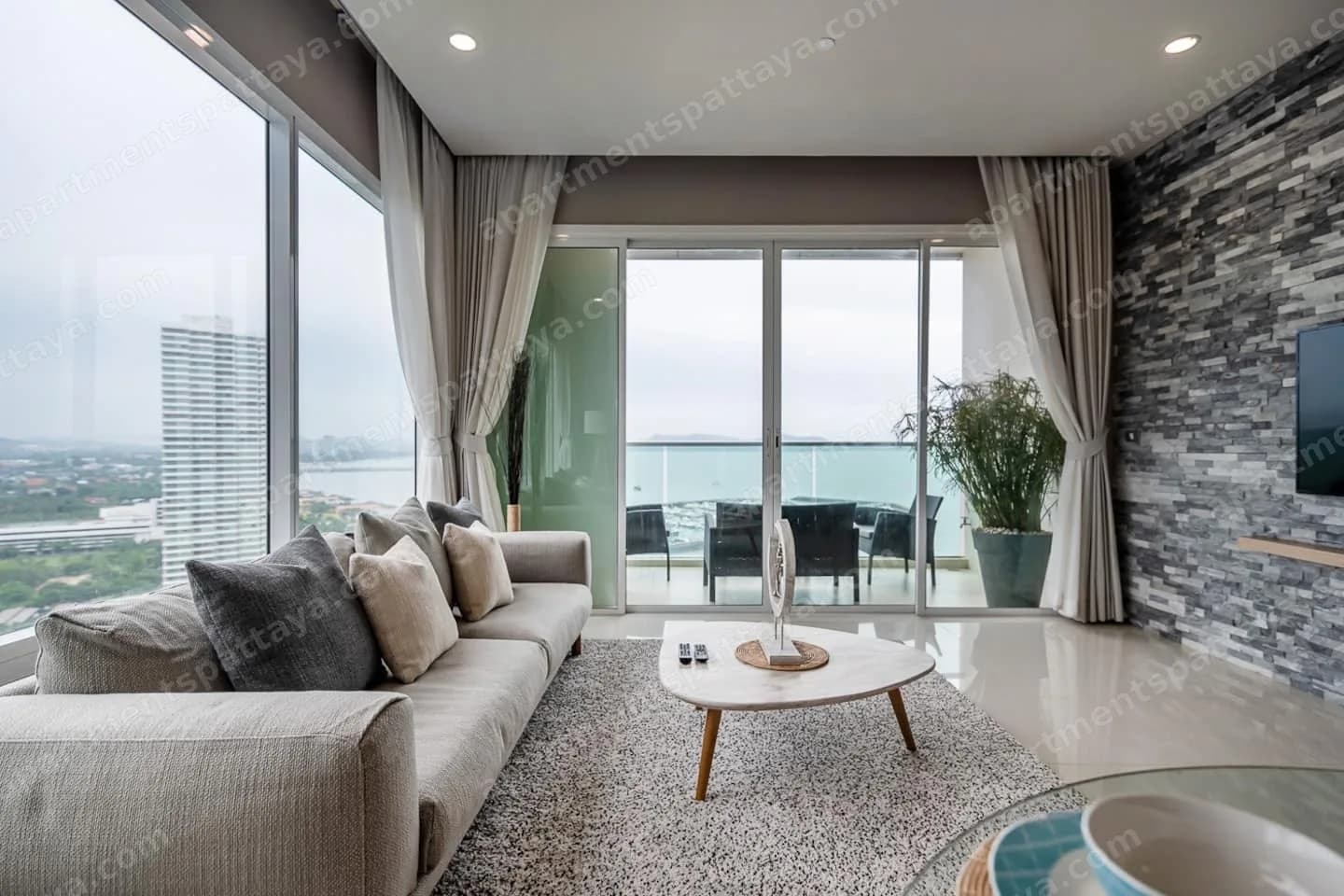 2-bedroom с большим балконом и видом на закат — фото 3